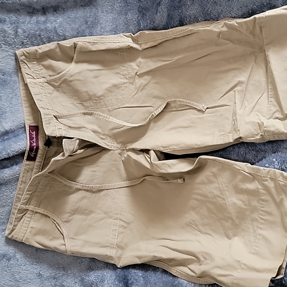 Gloria Vanderbilt capris